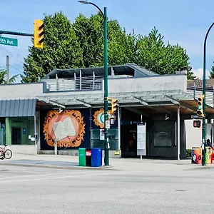https://house-2br-1-5ba-full-kitchen-private-free-parking.vancouver-hotels-bc.net